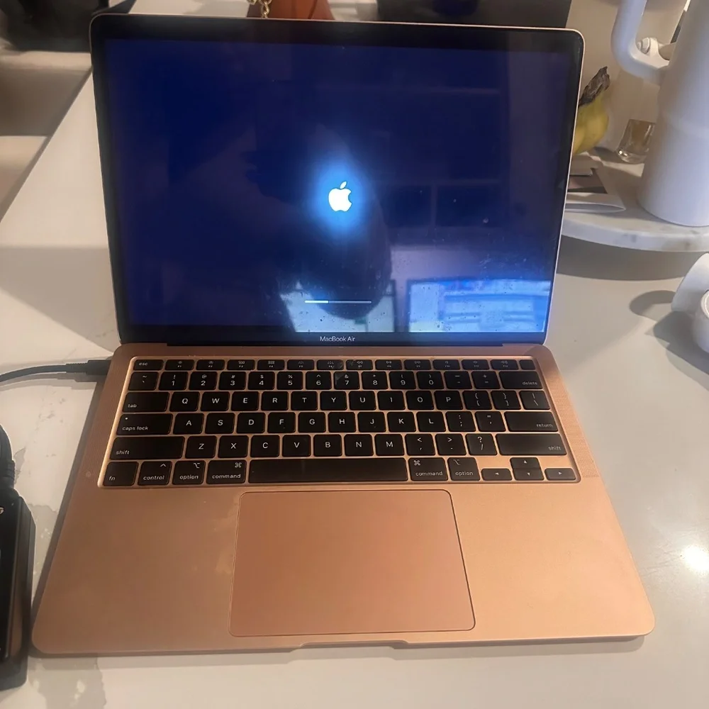 8 GB Rosegold MacBook Air